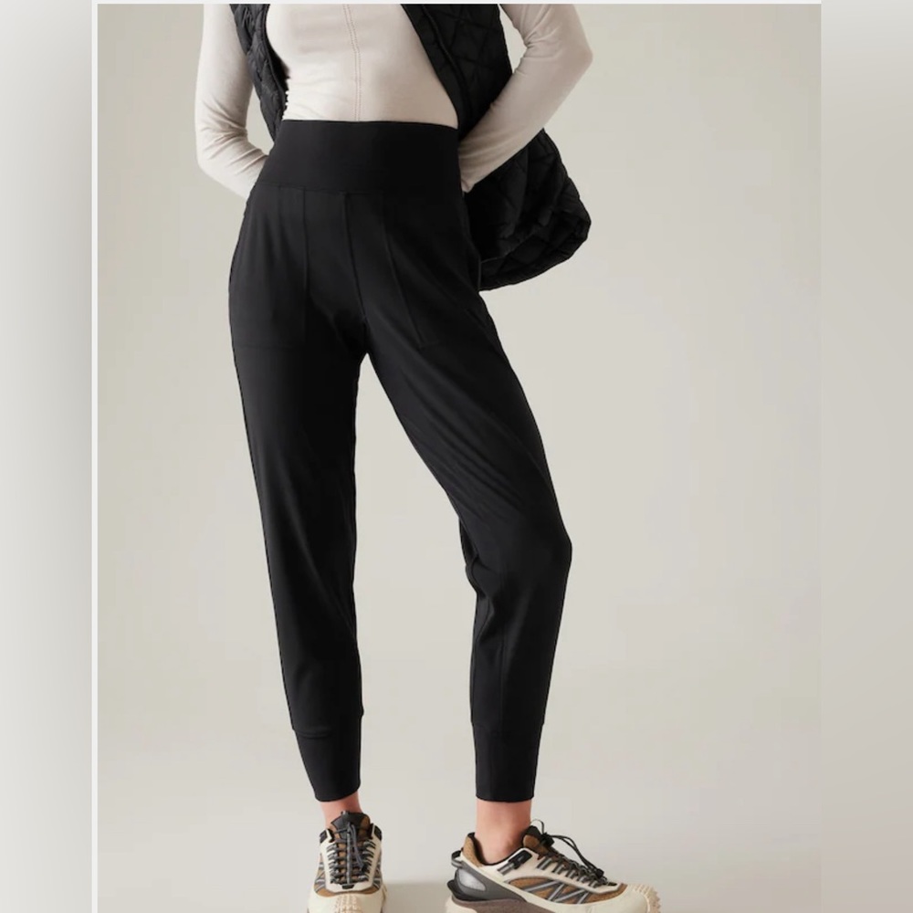 Athleta Venice Mid Rise Jogger